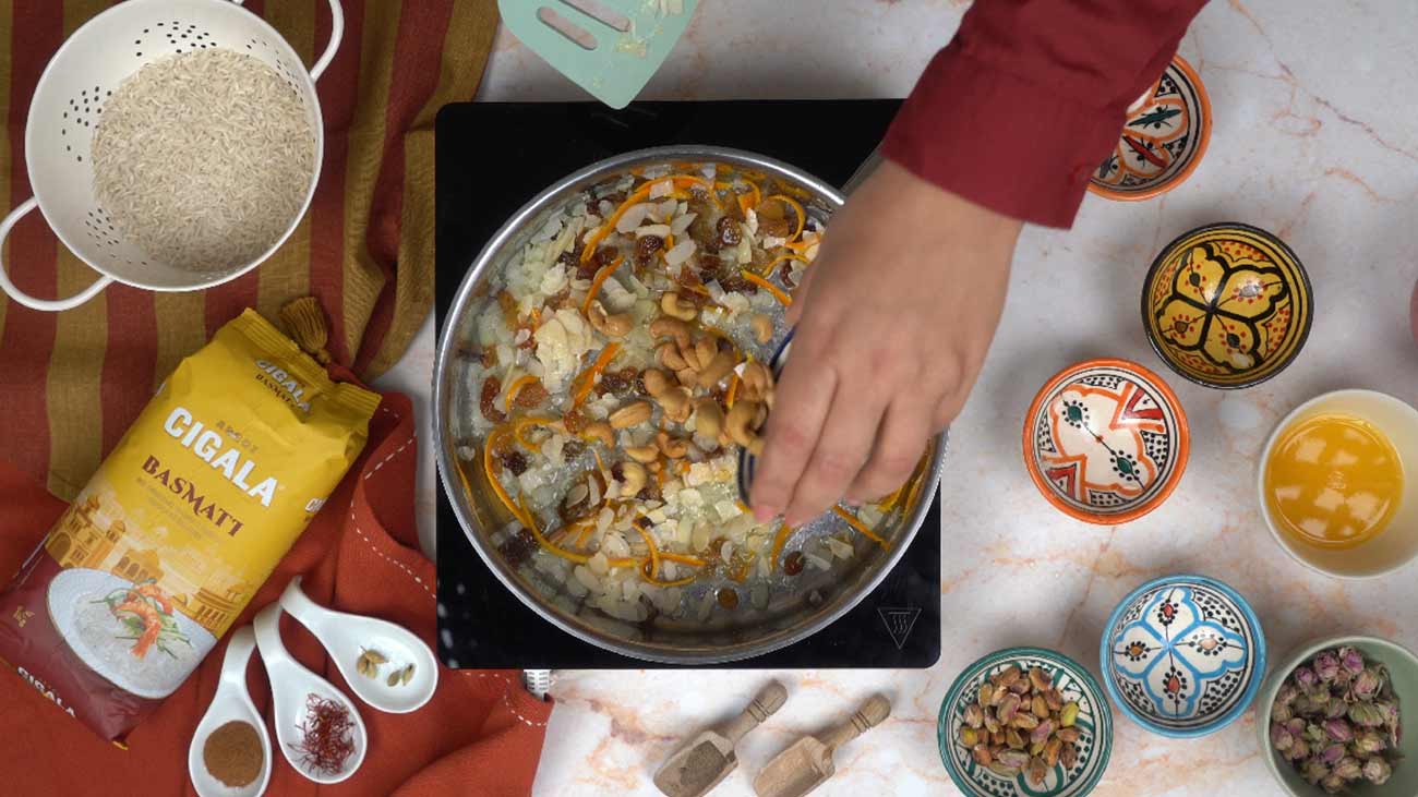 الأرز الإيراني : إضافة الفواكه المجففة