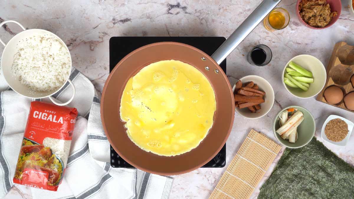 kimbap: Cuisson de l'omelette