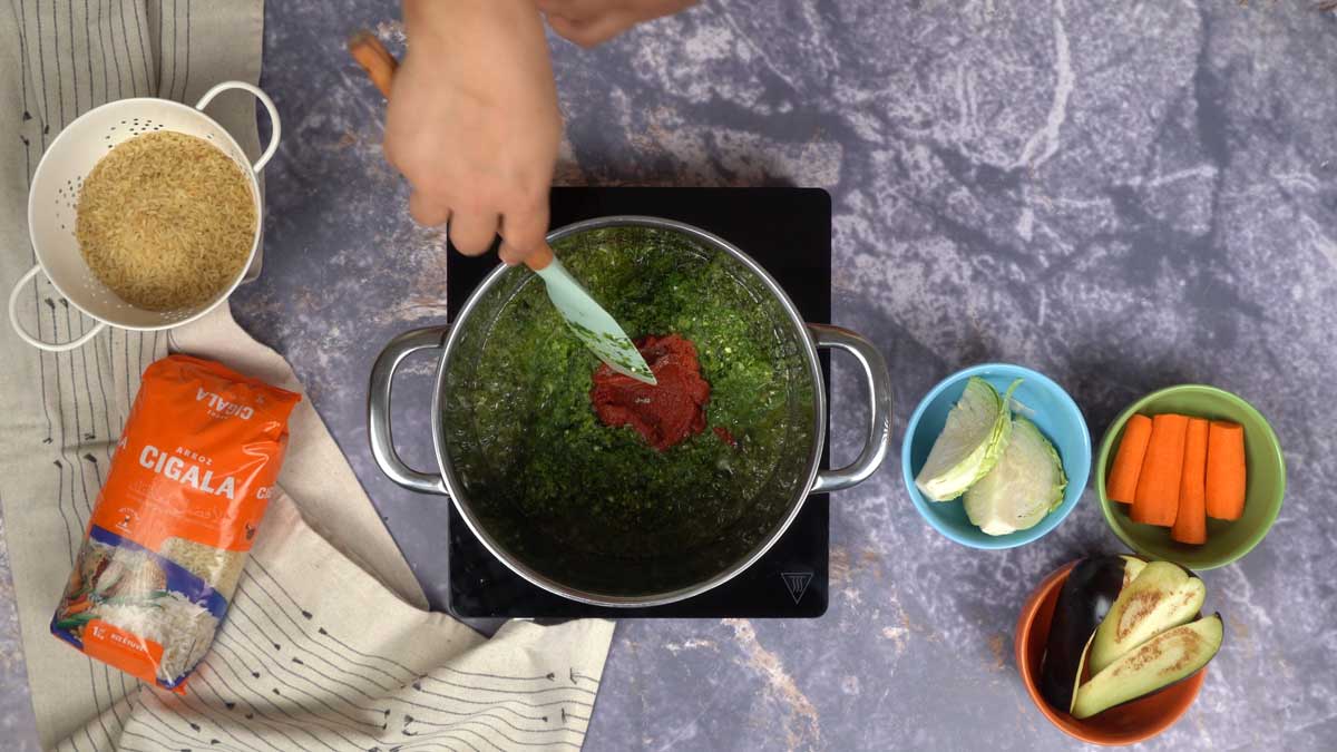 Thieboudienne: Cuisson de la sauce