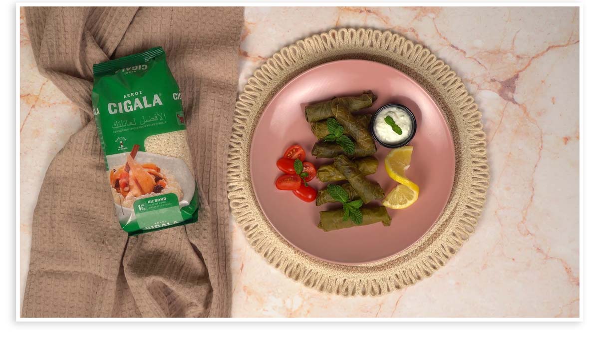 La recette dolmas est prête, placer dans une belle assiette rose